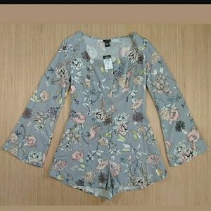 Rue 21 floral bell sleeve womens romper size M